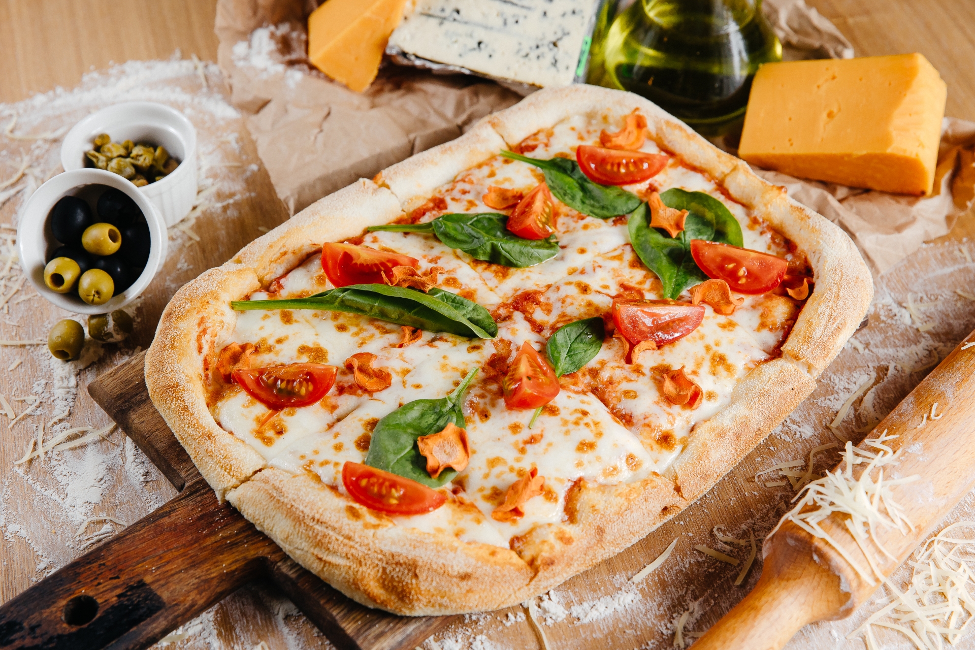 39 pizzeria mozzarella. Моцарелла для пиццы. Моцарелла для пиццы фото. Пицца моцарелла рецепт. Пиццерия моцарелла Казань.